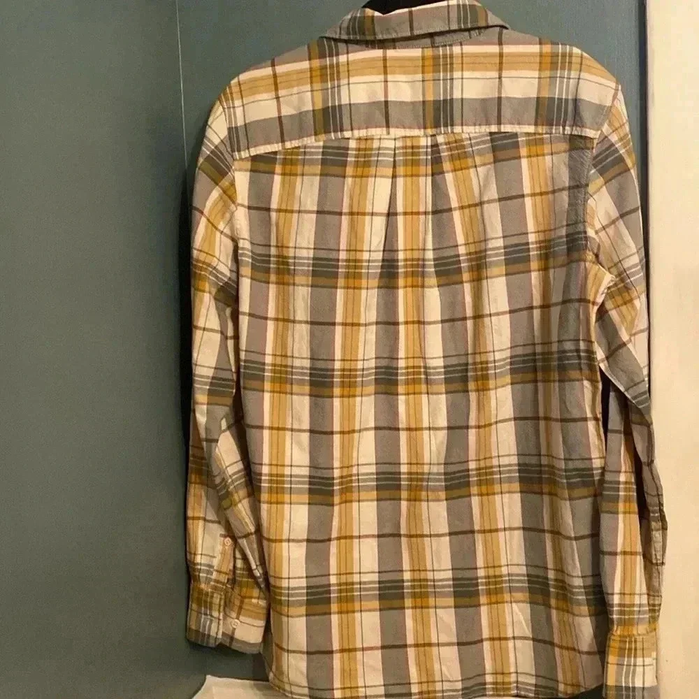 The North Face men’s medium 100% cotton plaid button up - like new condtion
